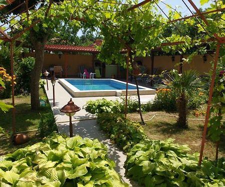 Guest House Yavorov Chernomorets Buitenkant foto
